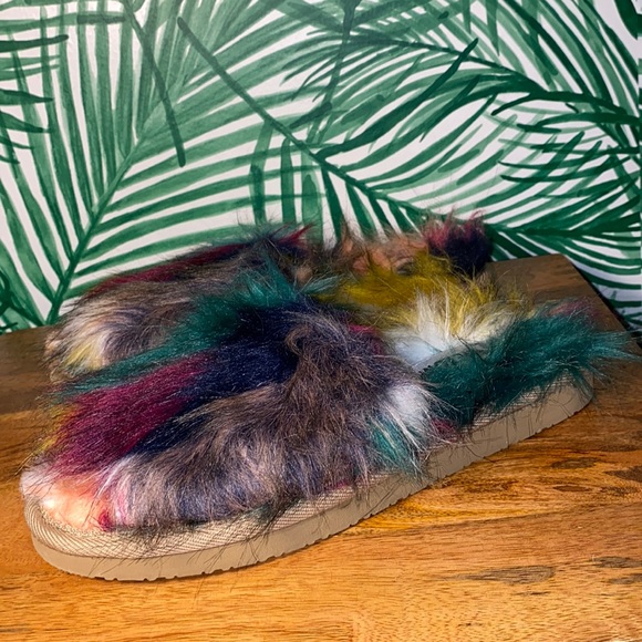 Minnetonka Multi-Colored Faux Fur Slide Slippers Women’s 8 - Picture 3 of 7